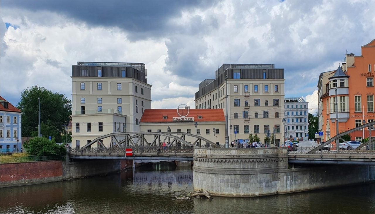 Image alt text (optional)