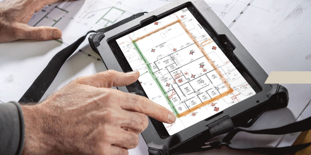 Zbliżenie tabletu pokazujące rzut poziomy w oprogramowaniu Fieldwire w Hilti.