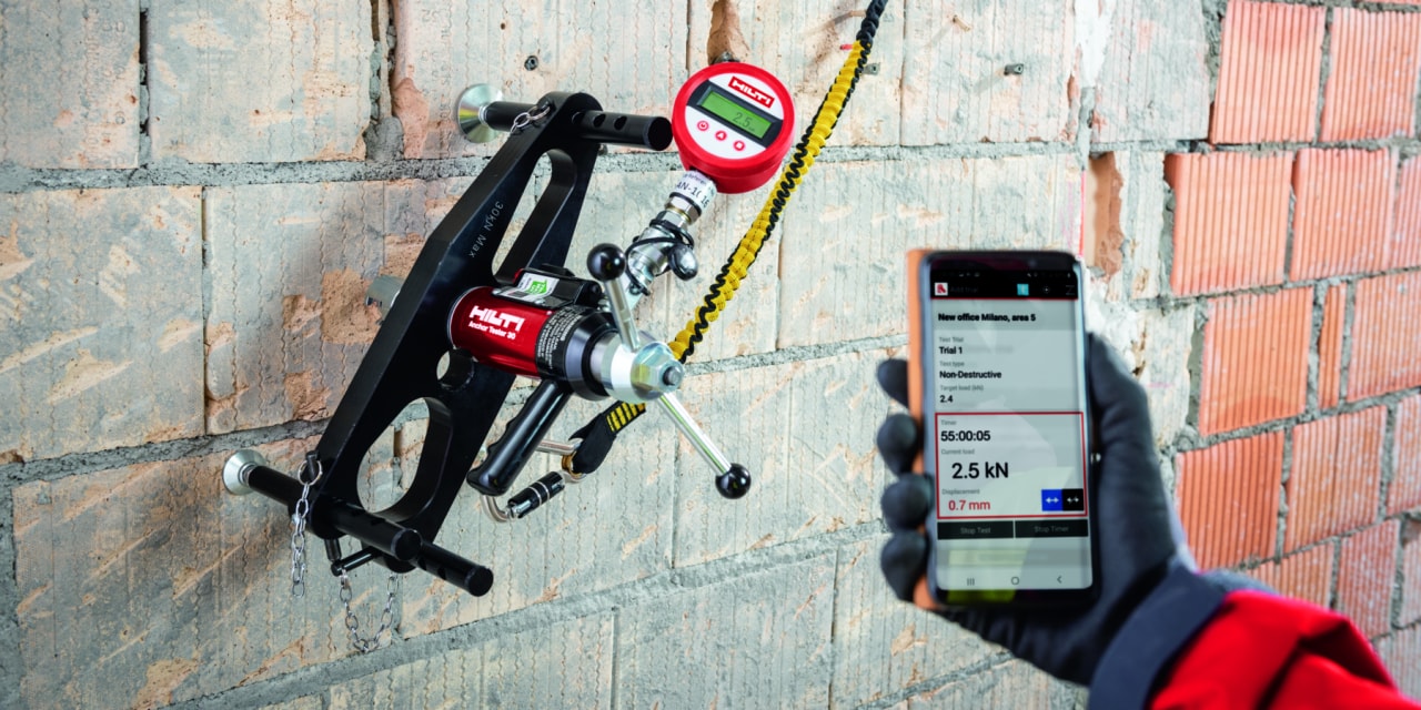 Test kotwy na miejscu w murze za pomocą HAT 30 digital