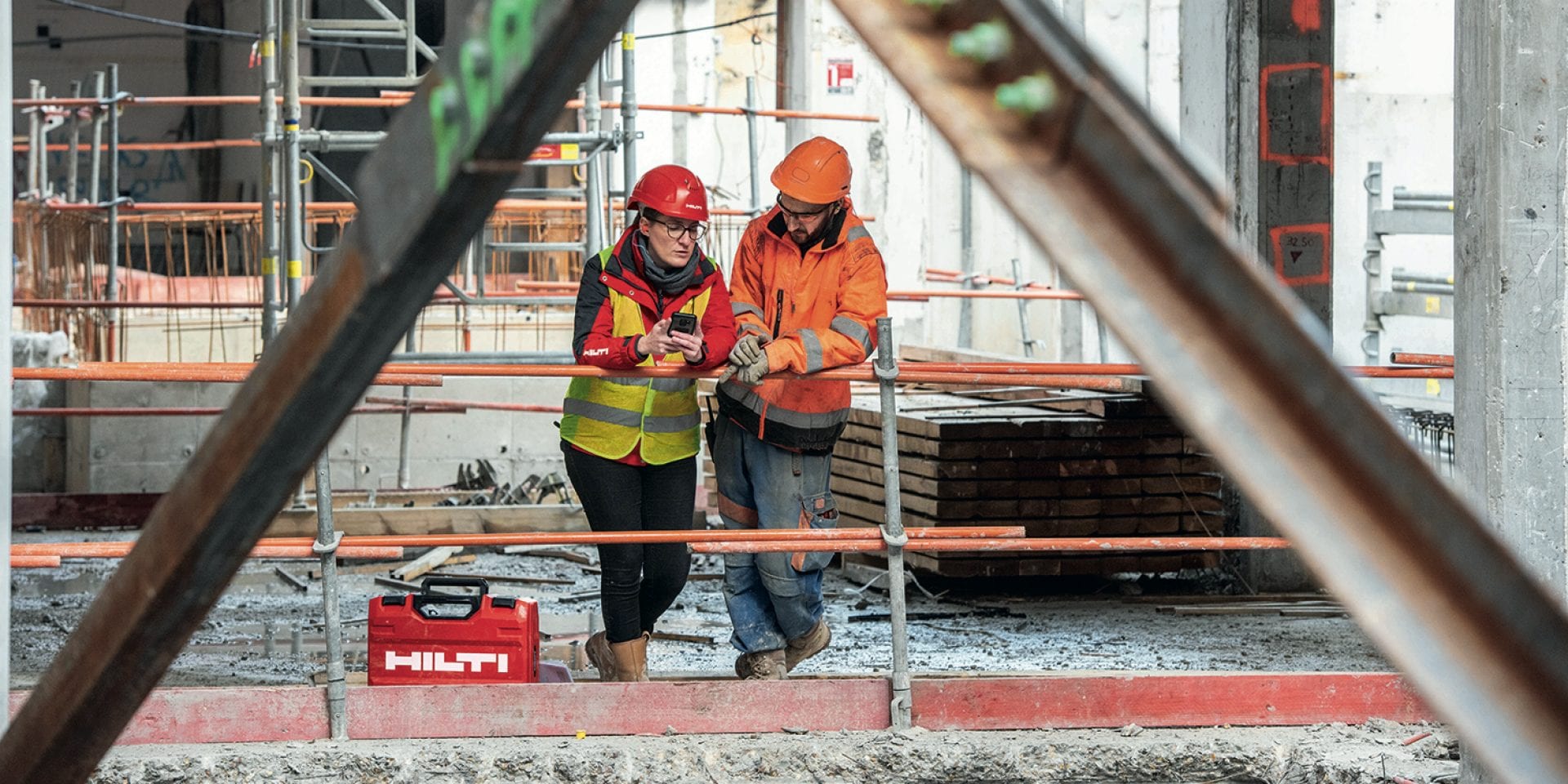 Informacja prasowa - Wolumen sprzedaży Hilti 