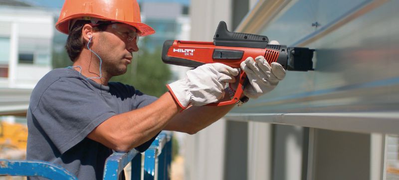 Naboje 6,8/18 M10 Clean-Tec do osadzaka (długie) Naboje magazynkowane Hilti Clean-Tec kalibru 0,27, długie, do osadzaków DX, do mocowania metalowych poszyć dachowych Aplikacje 1