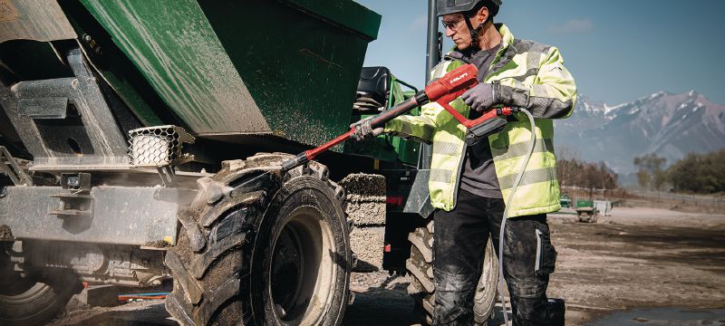 Akumulatorowa myjka ciśnieniowa PC 2-22 Przenośna myjka ciśnieniowa o ciśnieniu roboczym 40 barów (580 PSI), do usuwania lekkich zanieczyszczeń na budowie (platforma akumulatorowa Nuron) Aplikacje 1