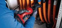 Akumulatorowa przecinarka NCT 53 C-22 do kabli miedzianych/aluminiowych Symetryczne akumulatorowe nożyce do kabli miedzianych i aluminiowych o średnicy do 2 │50 mm (platforma akumulatorowa Nuron) Aplikacje 3