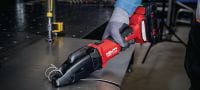 Akumulatorowe nożyce szczelinowe SSH 6-22 Akumulatorowe nożyce szczelinowe do szybkiego cięcia blach i profili do 2,5 mm │12 ga – z dołączonymi ostrzami Hilti SSH CS (platforma akumulatorowa Nuron) Aplikacje 2