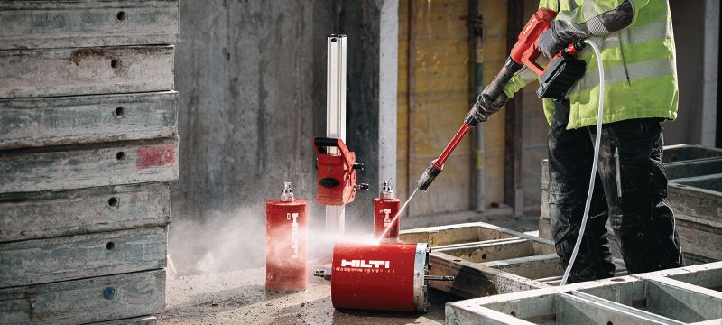 Akumulatorowa myjka ciśnieniowa PC 2-22 Przenośna myjka ciśnieniowa o ciśnieniu roboczym 40 barów (580 PSI), do usuwania lekkich zanieczyszczeń na budowie (platforma akumulatorowa Nuron) Aplikacje 1