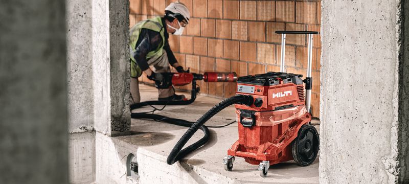 Odkurzacz budowlany VC 40M-X klasy M Wydajny odkurzacz z dużym zbiornikiem 30 l i uchwytem do pchania, do podłączania elektronarzędzi i sprzątania na budowie (na mokro i na sucho) Aplikacje 1