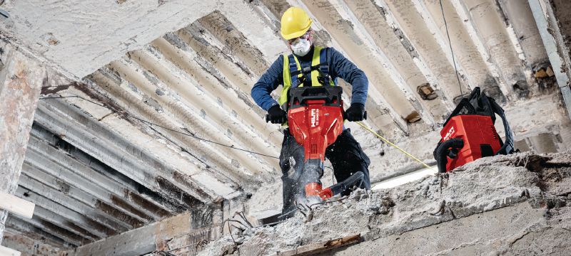 Akumulatorowy młot udarowy TE 2000-22 Mocny i lekki akumulatorowy młot udarowy do prac w betonie i innych prac wyburzeniowych (platforma akumulatorowa Nuron) Aplikacje 1