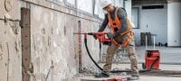 Akumulatorowy odkurzacz budowlany VC 4MX-22 T15 klasy M Wydajny akumulatorowy odkurzacz z dużym zbiornikiem 15 l, do podłączania elektronarzędzi i sprzątania na budowie (na mokro i na sucho) (akumulator Nuron) Aplikacje 1