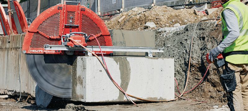 Piła ścienna DST 20-CA 2. generacji Elektryczna piła ścienna do dużych prac, z prowadnicą i zintegrowanym sterownikiem elektronicznym (bez zewnętrznej skrzynki elektrycznej) Aplikacje 1