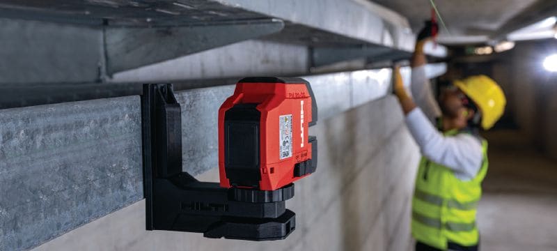 Precyzyjny pion i laser liniowy krzyżowy PM 20-CGE Precyzyjny laser kombi z zieloną wiązką, z 2 liniami i 4 punktami do ustawiania w pionie, poziomowania, wyrównywania i ustawiania pod kątem prostym Aplikacje 1