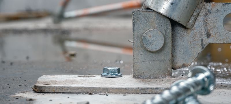 Kotwa wkręcana HUS4-H Wysoce wytrzymała kotwa wkręcana z łbem sześciokątnym, do mocowania w betonie i murze (stal węglowa) Aplikacje 1
