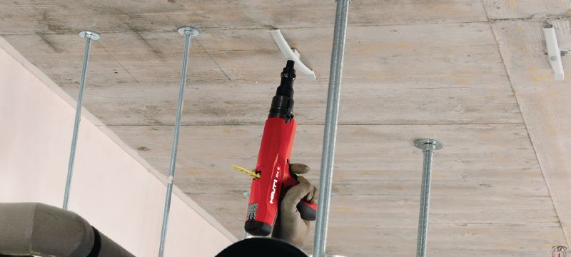 Osadzak DX 2 Półautomatyczny osadzak do mocowania gwoździ pojedynczych do betonu i stali, przystosowany do średnich obciążeń Aplikacje 1