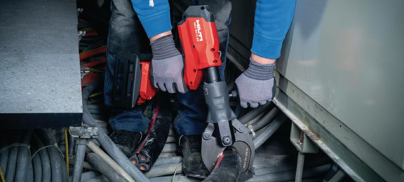 Akumulatorowe nożyce NCT 85 C-22 do kabli miedzianych/aluminiowych Akumulatorowe nożyce z rękojeścią pistoletową do kabli miedzianych i aluminiowych o średnicy do 3,2 │80 mm (platforma akumulatorowa Nuron) Aplikacje 1
