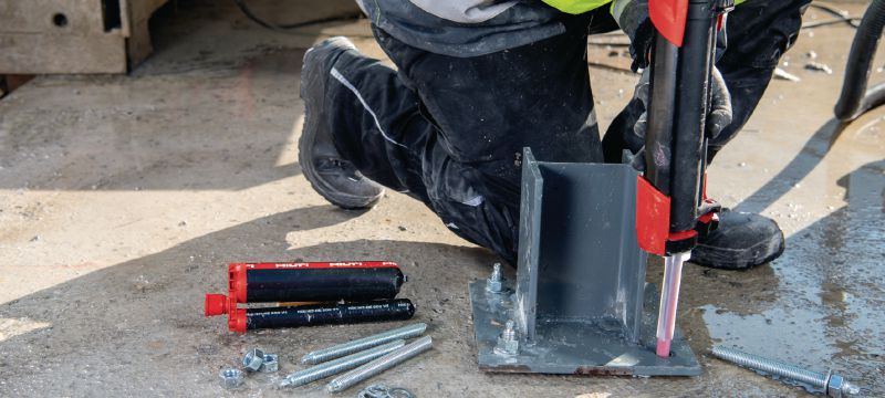 Kotwa wklejana HIT-RE 500 V4 Najwytrzymalsza iniekcyjna żywica epoksydowa, certyfikowana do wklejania prętów zbrojeniowych i wykonywania zakotwień do dużych obciążeń Aplikacje 1