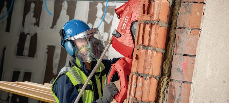 Przecinarka elektryczna DCH 300-X Ręczna przecinarka elektryczna w technice diamentowej do pracy na mokro lub sucho – maks. głębokość cięcia 120 mm z tarczą 305 mm Aplikacje 1