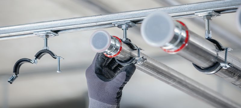 MP-L-I Obejma do rur, z szybkim mechanizmem zamykającym, do zastosowań lekkich Ocynkowana galwanicznie obejma do rur, z izolacją akustyczną i szybkim mechanizmem zamykającym, zapewniająca wysoką produktywność, do zastosowań lekkich Aplikacje 1