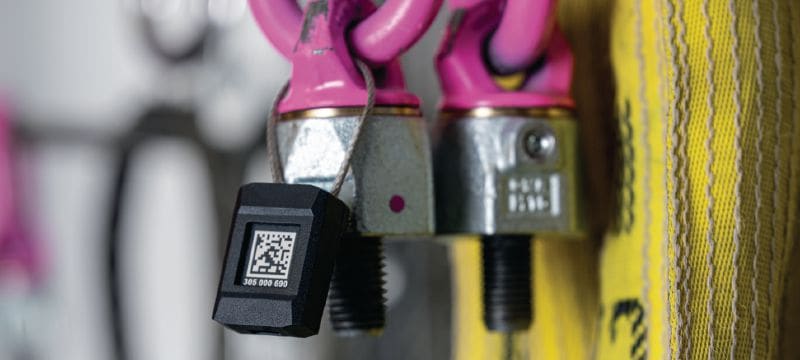 Inteligentny tag AI T320 ON!Track Bluetooth® Wytrzymały tag aktywny do śledzenia lokalizacji sprzętu budowlanego i zapotrzebowania na sprzęt tylko za pośrednictwem systemu Hilti ON!Track 3 – zoptymalizuj zasoby i zaoszczędź czas potrzebny na zarządzanie nimi Aplikacje 1