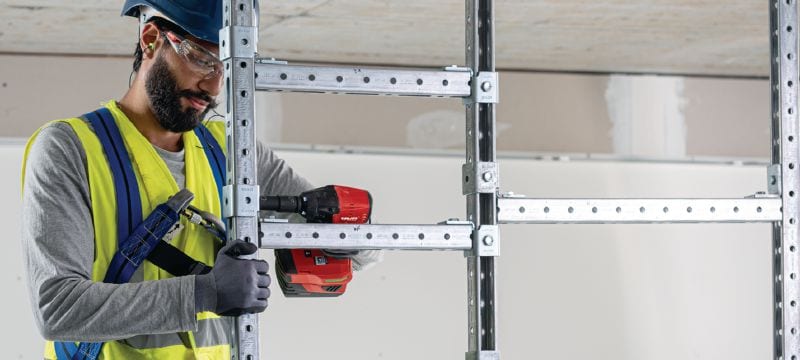 MT-40 OC Szyna montażowa Szyna montażowa do stosowania na zewnątrz, przy małym stężeniu zanieczyszczeń Aplikacje 1