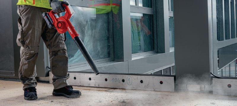 Dmuchawa akumulatorowa NBL 4-22 Kompaktowa akumulatorowa dmuchawa do usuwania drobnych resztek gruzu na budowie i przygotowywania powierzchni do pracy (platforma akumulatorowa Nuron) Aplikacje 1